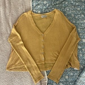 URBAN OUTFITTERS Maize LIGHTWEIGHT KNIT Cropped BUTTON-UP CARDIGAN
